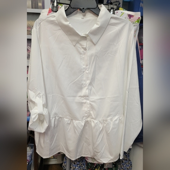 White Button Front To Skirted Hem Collared Top 2XL - Picture 1 of 11